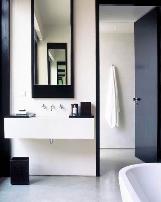 Black and White decor #Bathroom #Interiors